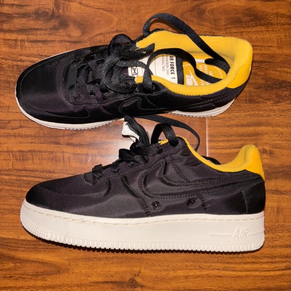 NEW NIKE AIR FORCE 1 - Picture 9 of 11